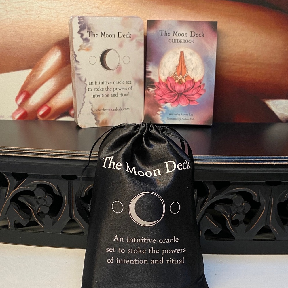 Oracle The Moon Deck by Aarona Lee